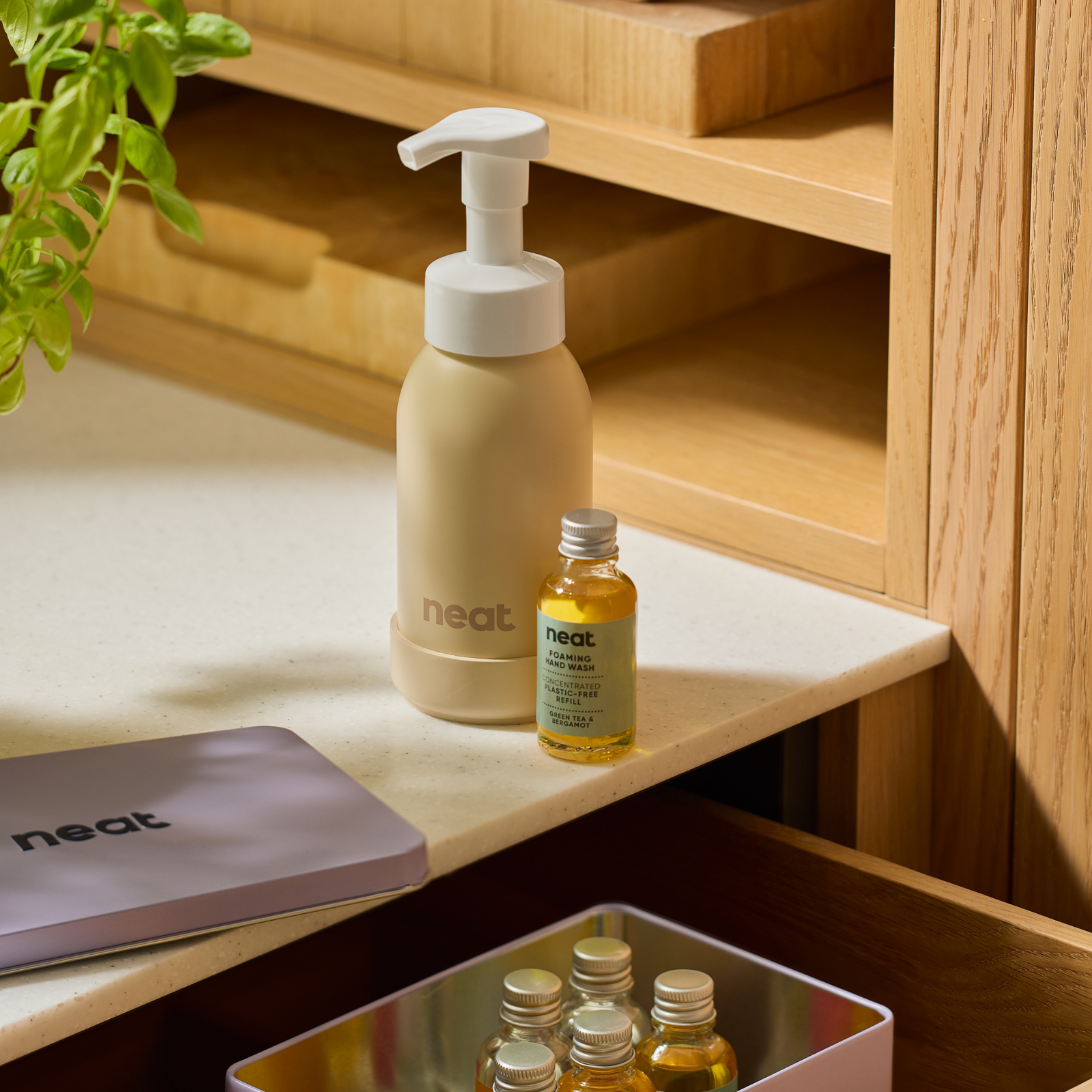 Neat. Foaming Handwash Dispenser