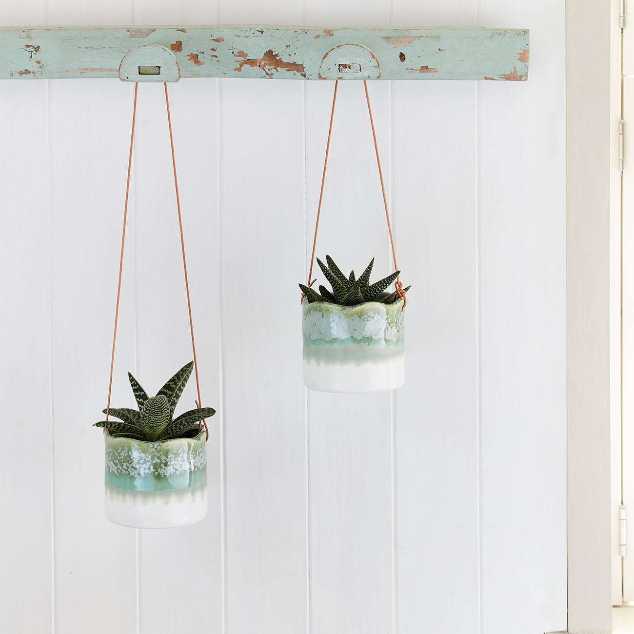 Wave Hanging Pot