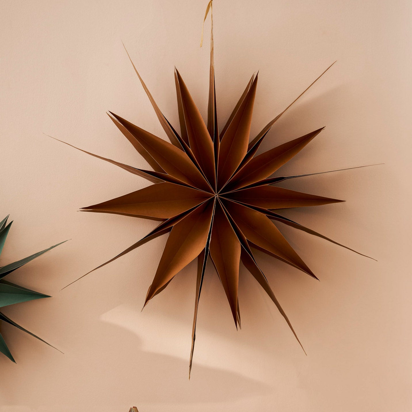 Maddox Classic Paper Star Decoration