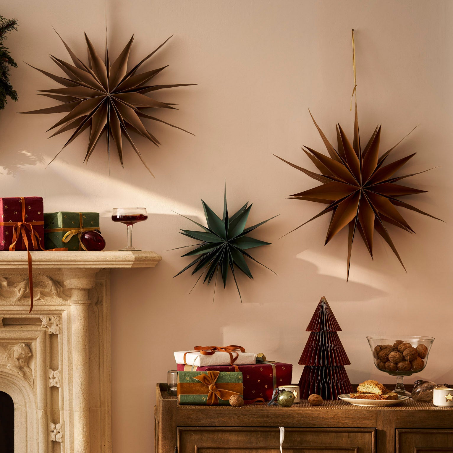 Maddox Classic Paper Star Decoration