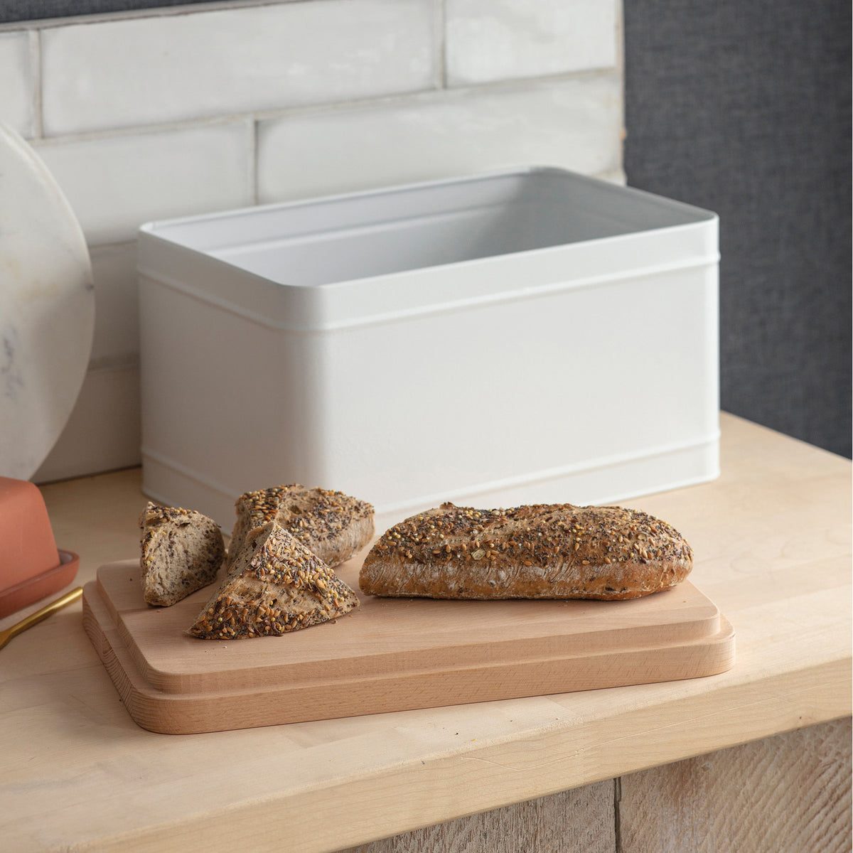 Borough Bread Bin with Beech Chopping Board Lid