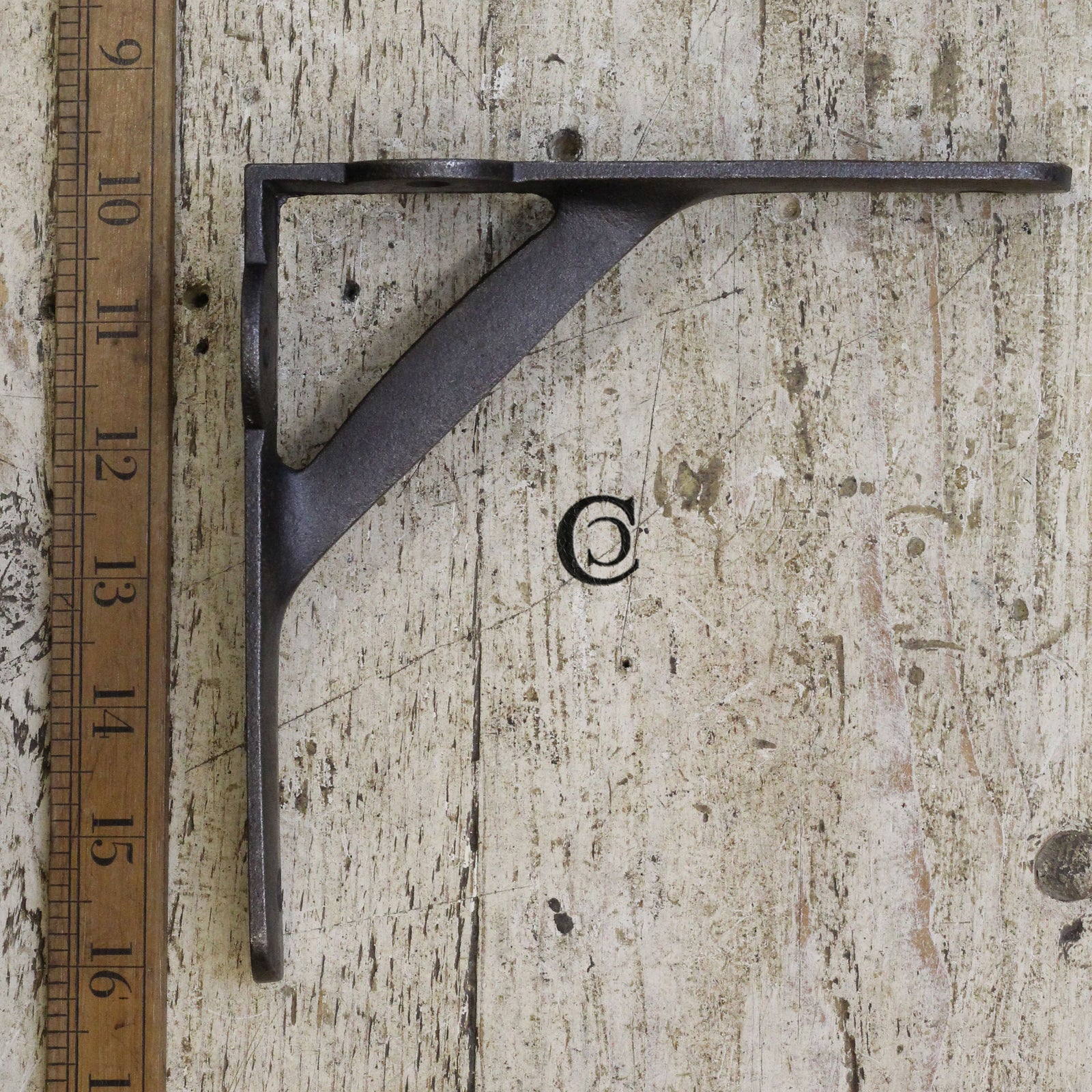 Cast Iron Shelf Brackets 'Leeds' Gallows