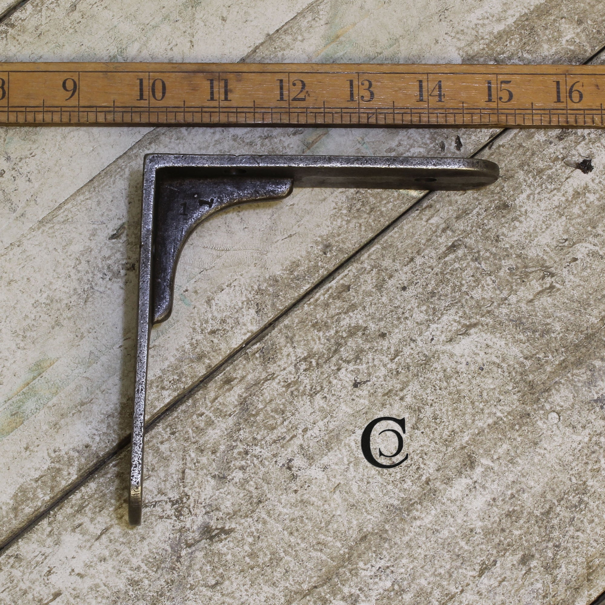 Cast Iron Shelf Brackets 'Sheffield'