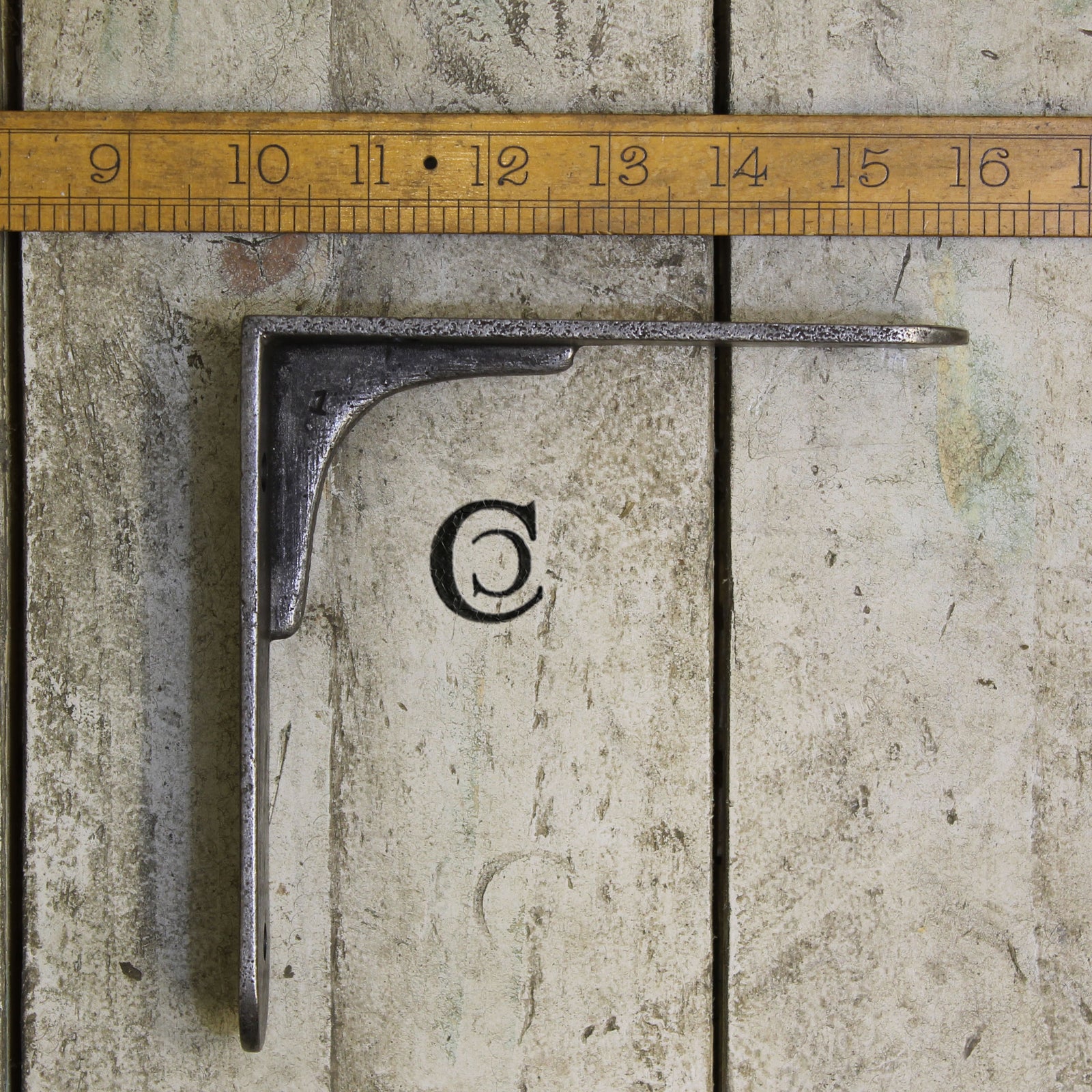 Cast Iron Shelf Brackets 'Sheffield'