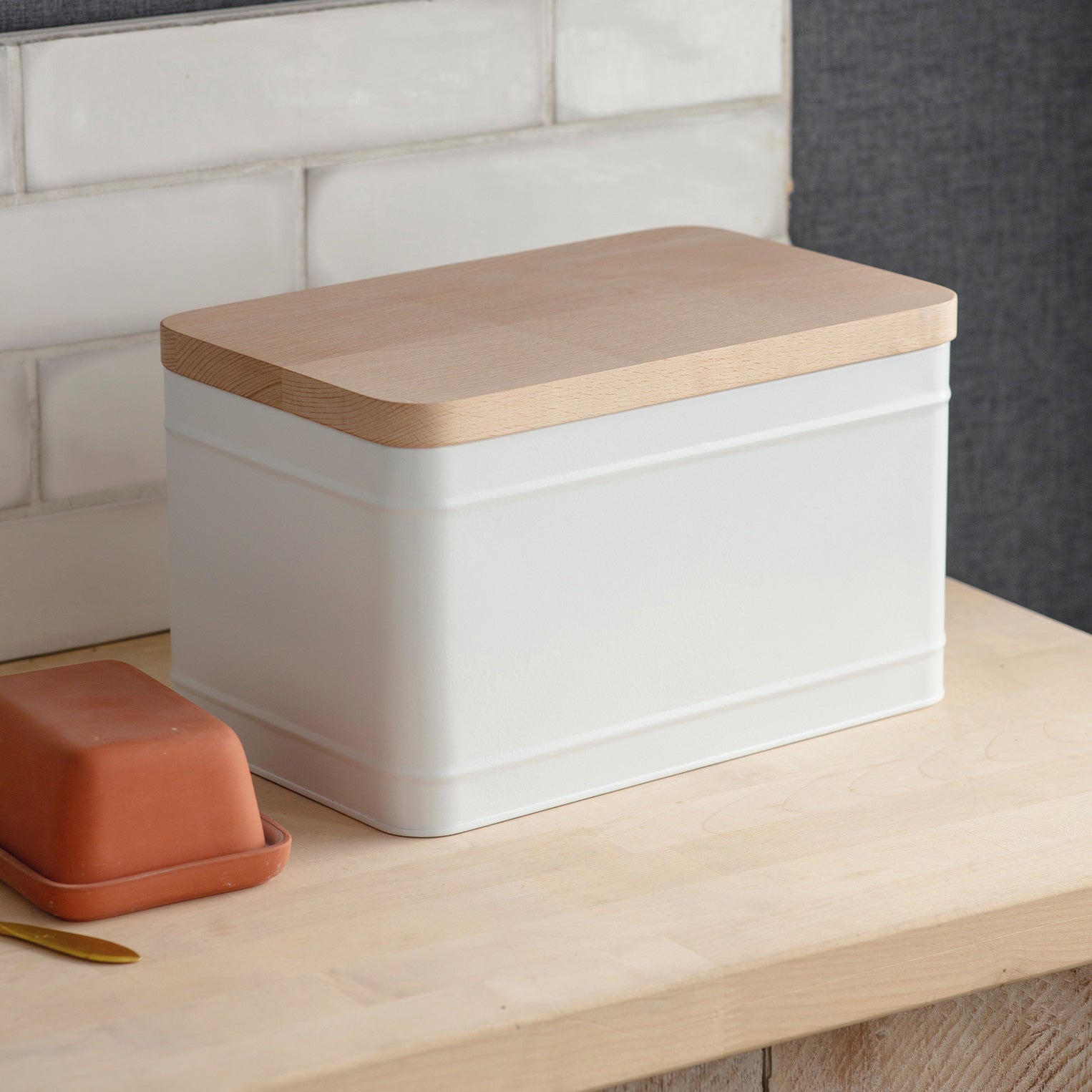 Borough Bread Bin with Beech Chopping Board Lid